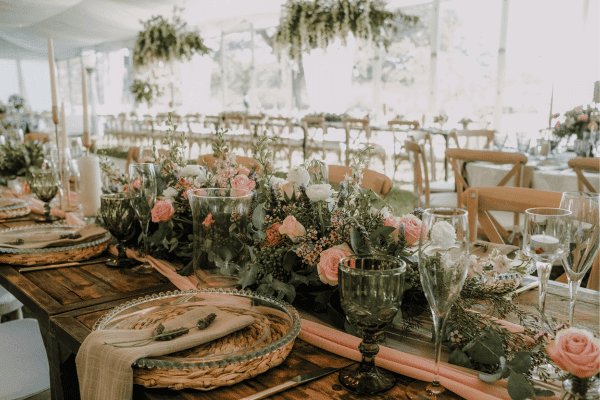 wedding centerpieces how many flowers do you need for a wedding?