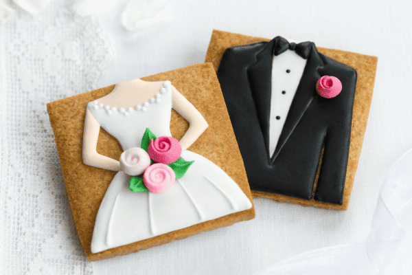 how to display wedding cookies