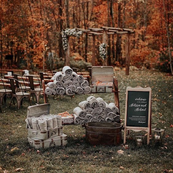 cheap-fall-weddings-on-a-budget-blankets