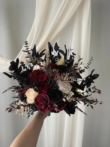 dark-moody-romantic-wedding-bridal-bouquet