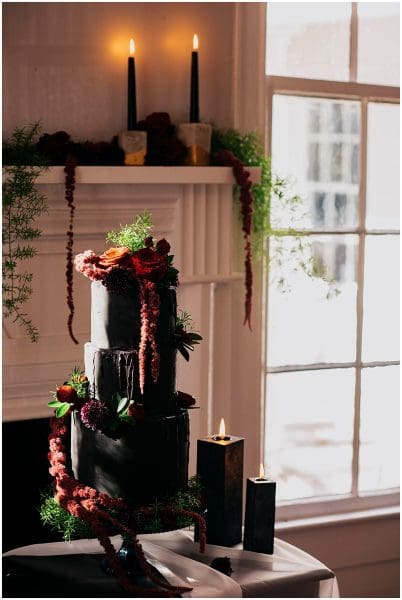 dark-moody-romantic-wedding-cake-black