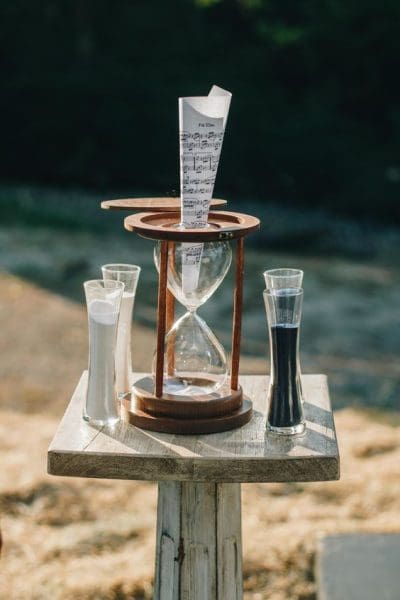 dark-moody-romantic-wedding-sand-blending-ceremony