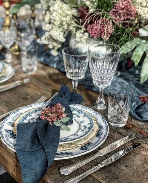 dark-moody-romantic-wedding-vintage-tableware