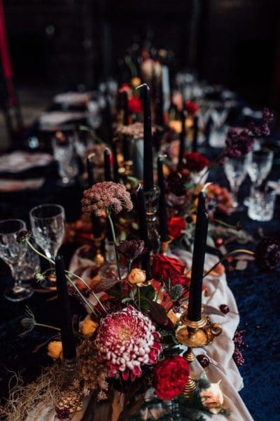 dark-moody-romantic-weddings-centerpieces