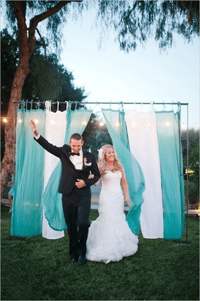 ways to hide a bride at an outdoor wedding