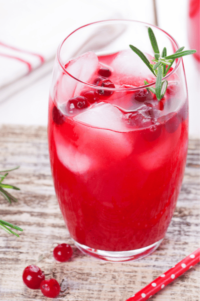 rum-fall-cocktails-thanksgiving-weddings-cranberry-rum-fizz