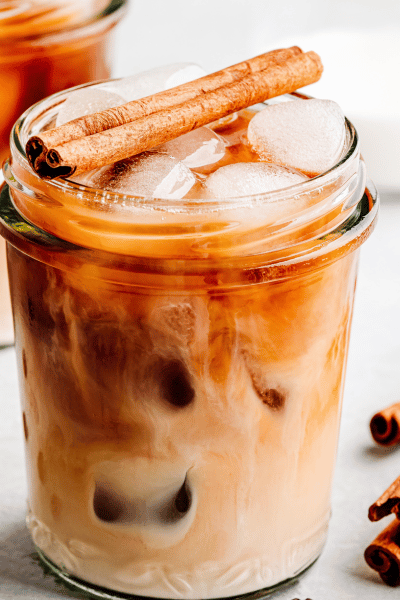 best-vodka-fall-cocktails-autumn-chai cooler thanksgiving weddings