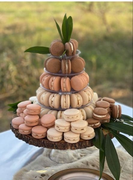 how-many-cookies-per-person-at-a-wedding-macarons