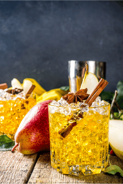 winter-wonderland-cocktails-gin-spiced-pear