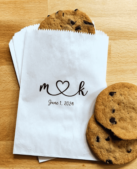 affordable-outdoor-wedding-favor-idea-on-a-budget-cookies