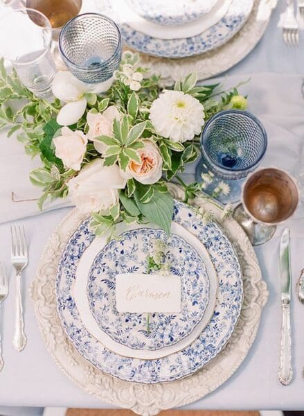 brunch-wedding-decor-ideas-floral-arrangements