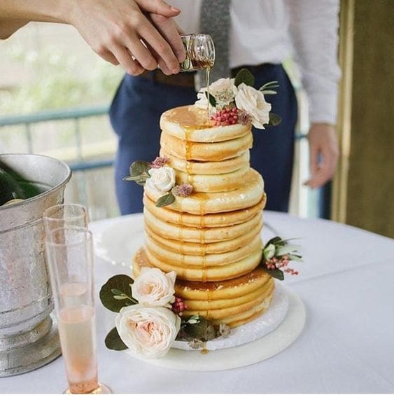 brunch-wedding-decor-ideas-pancake-wedding-cake