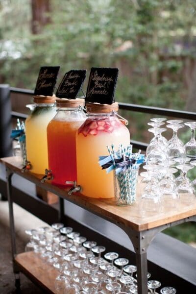 brunch-wedding-wedding-drinks-ideas-pre-made-big-batch-cocktails