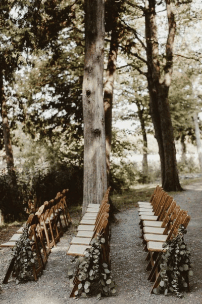 enchanted-forest-wedding-ceremony-seating