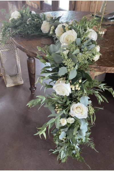 eucalyptus-rose-garland-for-sweetheart-table