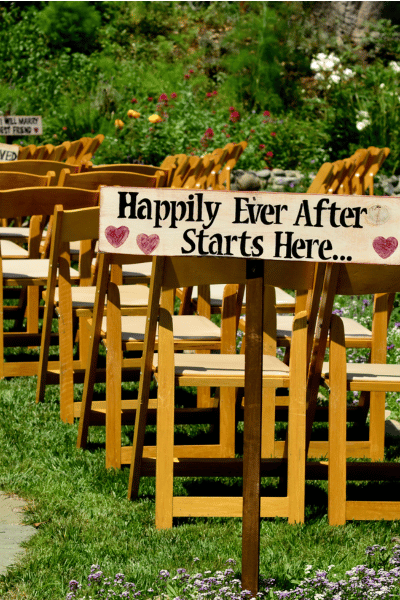 26 Essential Wedding Signs You Need On Your Wedding Day