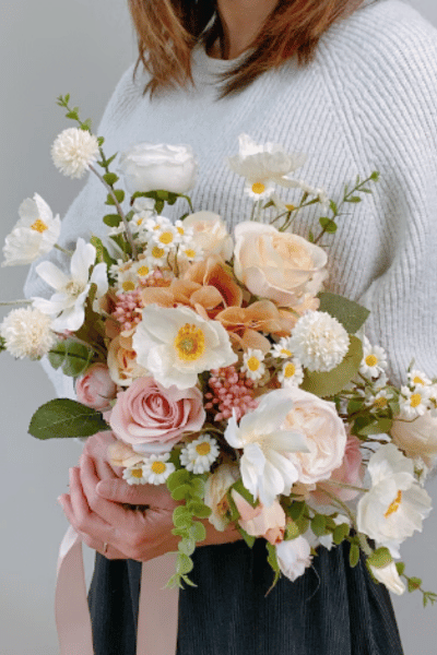 peach-and-wild-daisy-bridal-bouquet