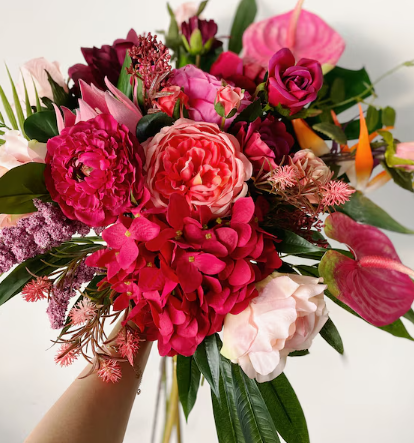 fushcia and hot pink wedding flowers color palette