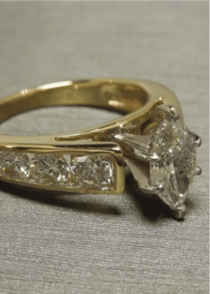 C1980 14K Gold 1.60TCW Marquise cut Diamond Engagement Ring