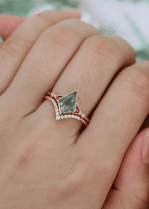 Unique kite cut green moss agate engagement ring set