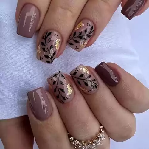 MISUD Press on Nails Short Square Fake Nails Glossy Glue on Nails Fall Brown Acrylic Nails Squoval Artificial Nails Autumn Leaf Stick on False Nails with Gold Foil Design 24 pcs