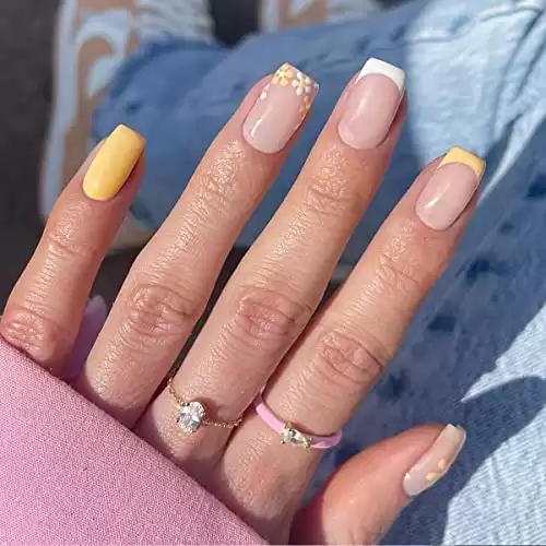 Square Short Press on Nails Yellow White French Tips Fake Nails Artificial Acrylic False Nails with Daisy Floral Pattern Designs Reusable Full Cover Nails Stick on Nails for Women and Girls 24 Pcs