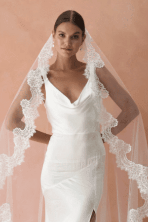 COLETTE I Mantilla Veil, One Tier Lace Edge Veil