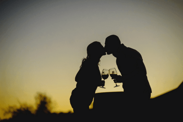 fall engagement photo ideas vineyard harvest jackiericciardi