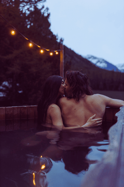 hot tub fall photo engagement idea