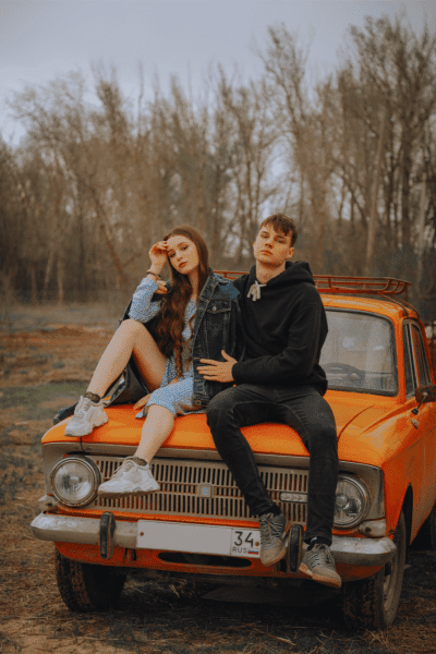 vintage fall engagement photo ideas