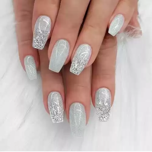 24Pcs Silver Press on Nails Medium Coffin Fake Nails Nude Full Cover Gradient False Nails with Glitter Designs Glossy Glue on Nails Stick on Nails Acrylic Nails Press ons Winter Nails for Women Girls