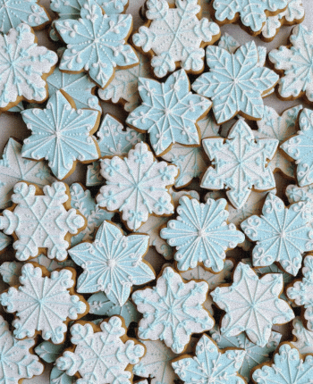 Gingerbread snowflakes